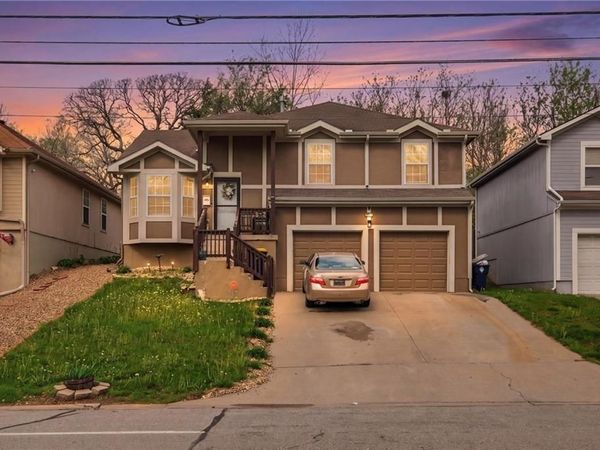 8308 Prospect Avenue, Kansas City, MO 64132