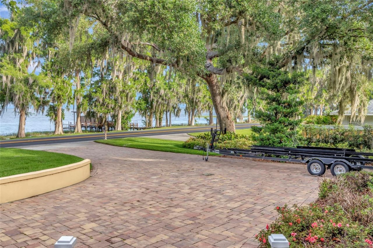 1215 Lakeshore Drive, Eustis, FL 32726 Photo