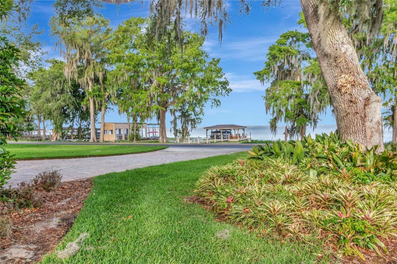 1215 Lakeshore Drive, Eustis, FL 32726 Photo