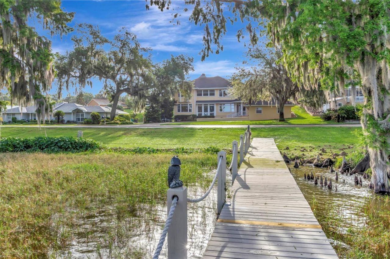 1215 Lakeshore Drive, Eustis, FL 32726 Photo