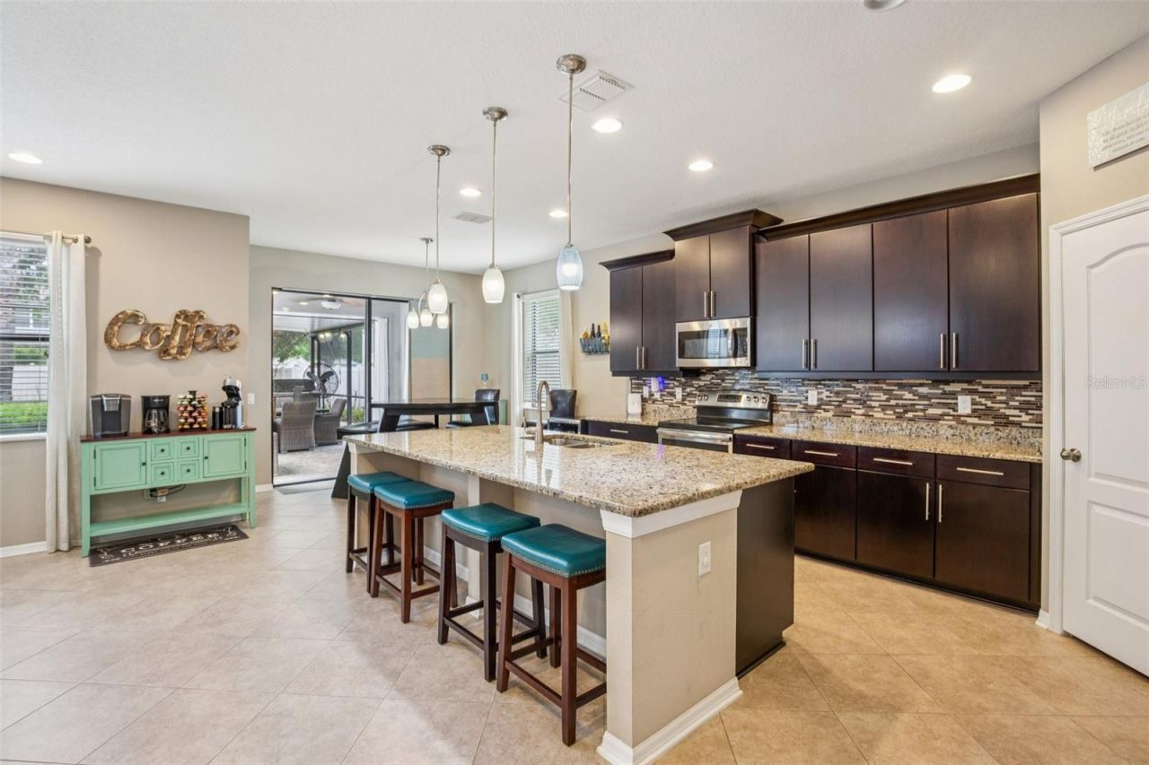 210 Dakota Hill Drive, Seffner, FL 33584 Photo