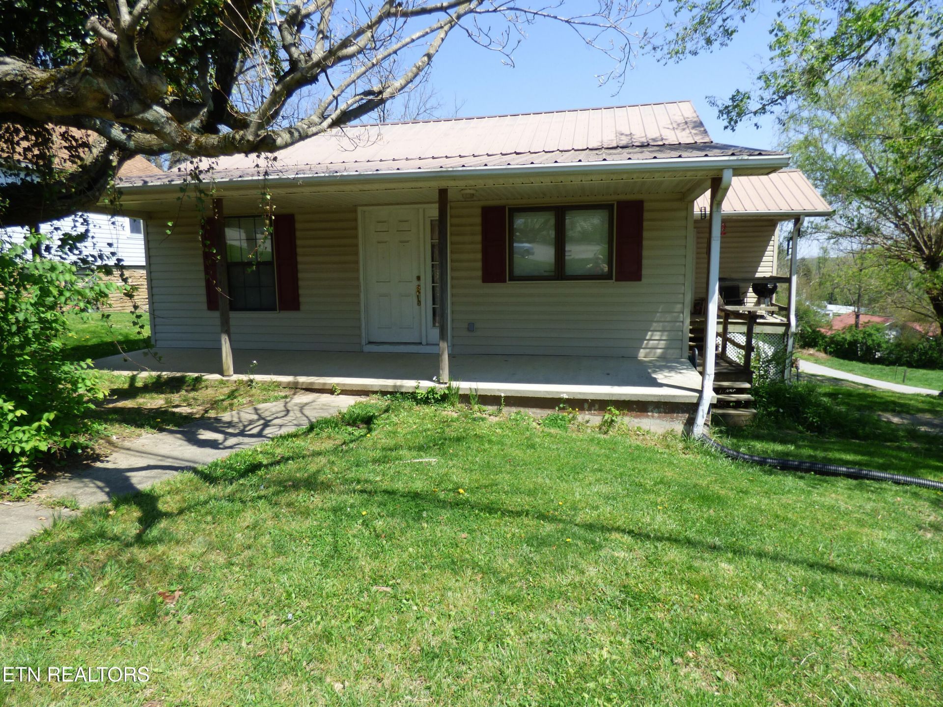 80 Webb Ave, Crossville, TN 38555 Main Photo