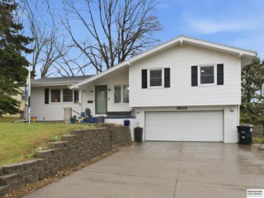 9818 Evans Street, Omaha, NE 68134