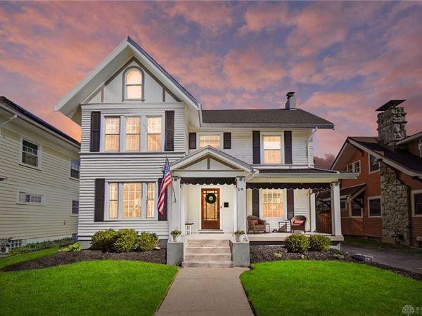 19 Beverly Place, Oakwood, OH 45419