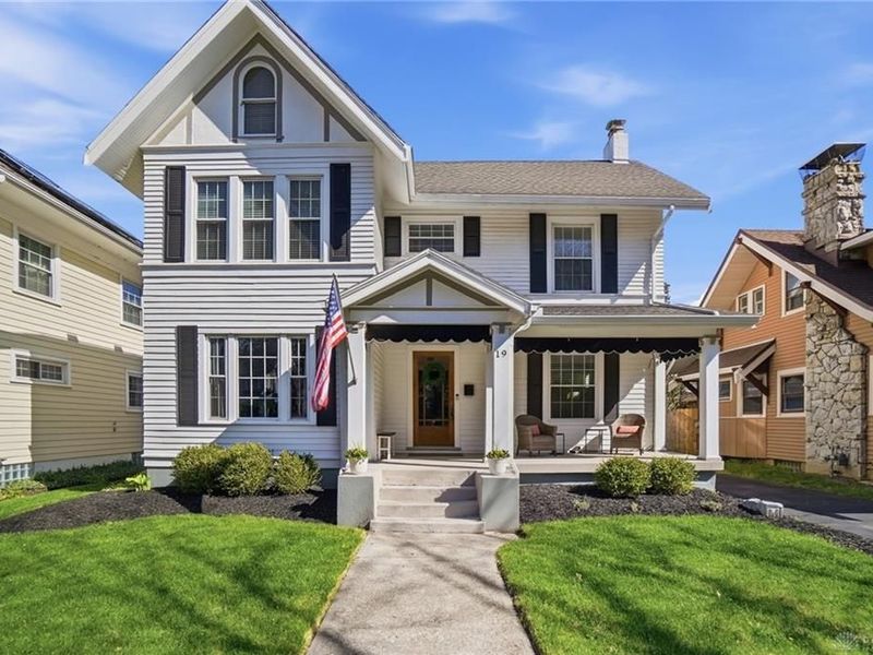 19 Beverly Place, Oakwood, OH 45419 Photo 2