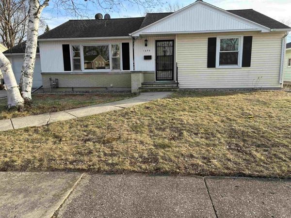 1646 LORETTA LANE, Green Bay, WI 54302