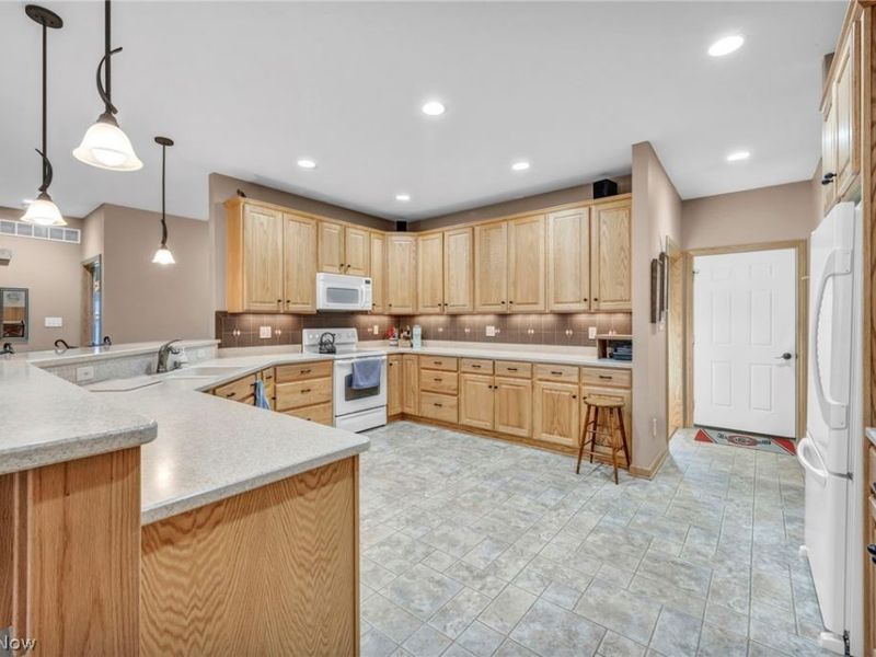 174 Circle Drive, Doylestown, OH 44230 Photo 18