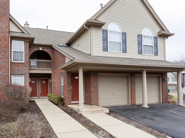 28471 Carlton Way Drive, Novi, MI 48377