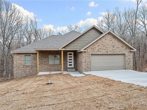 16 Celtic Drive, Bella Vista, AR 72714