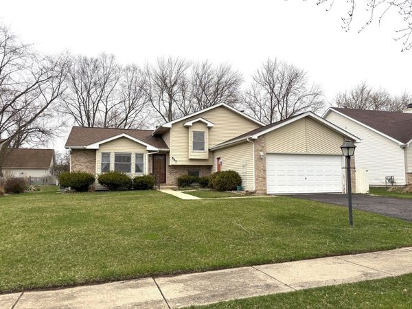 541 Blue Bonnet Lane , Woodstock, IL 60098