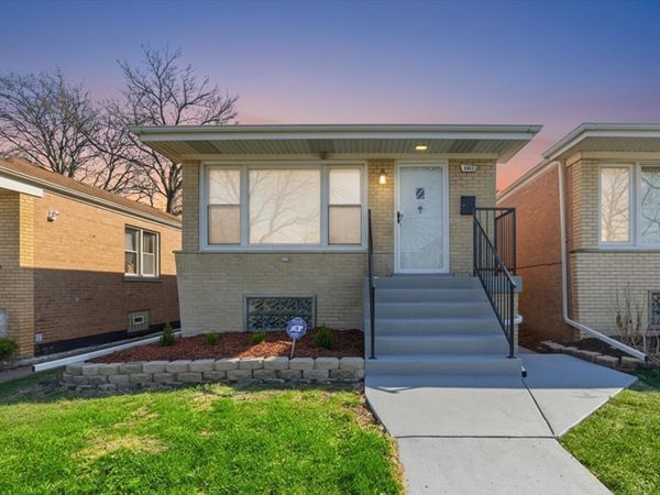 2811 W 82nd Street , Chicago, IL 60652