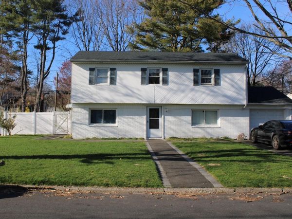 19 South Lane , Huntington, NY 11743