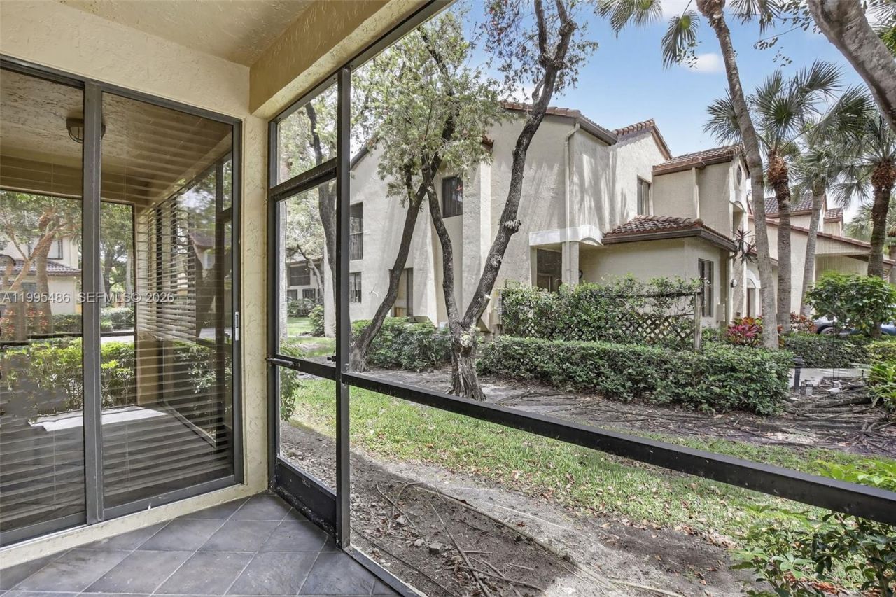 10517 NW 10th St , Unit B-131, Plantation, FL 33322 Photo