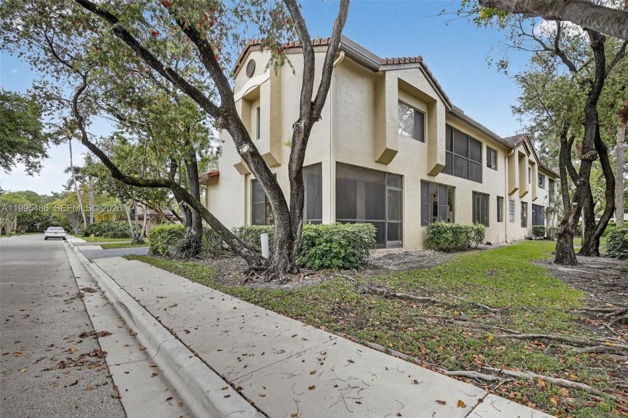 10517 NW 10th St , Unit B-131, Plantation, FL 33322 Photo