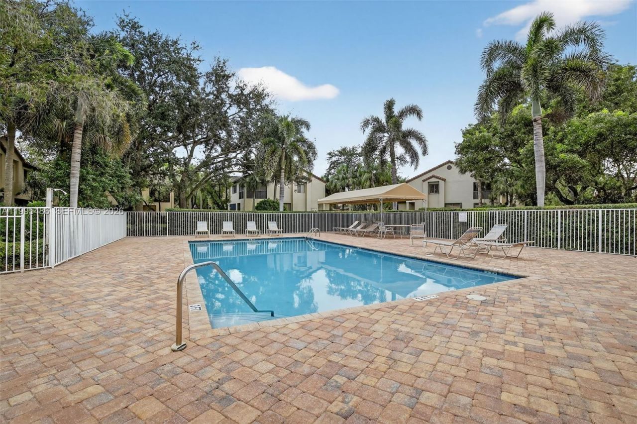 10517 NW 10th St , Unit B-131, Plantation, FL 33322 Photo