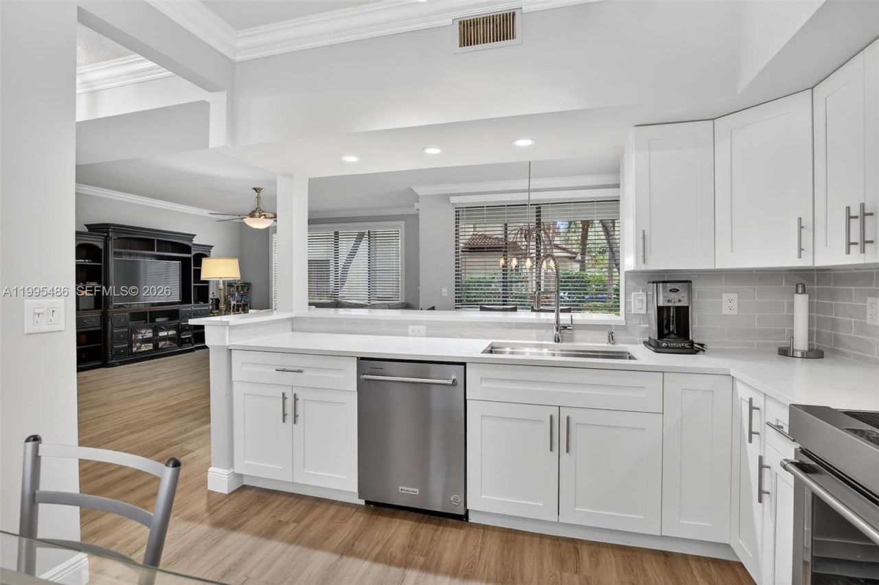 10517 NW 10th St , Unit B-131, Plantation, FL 33322 Photo