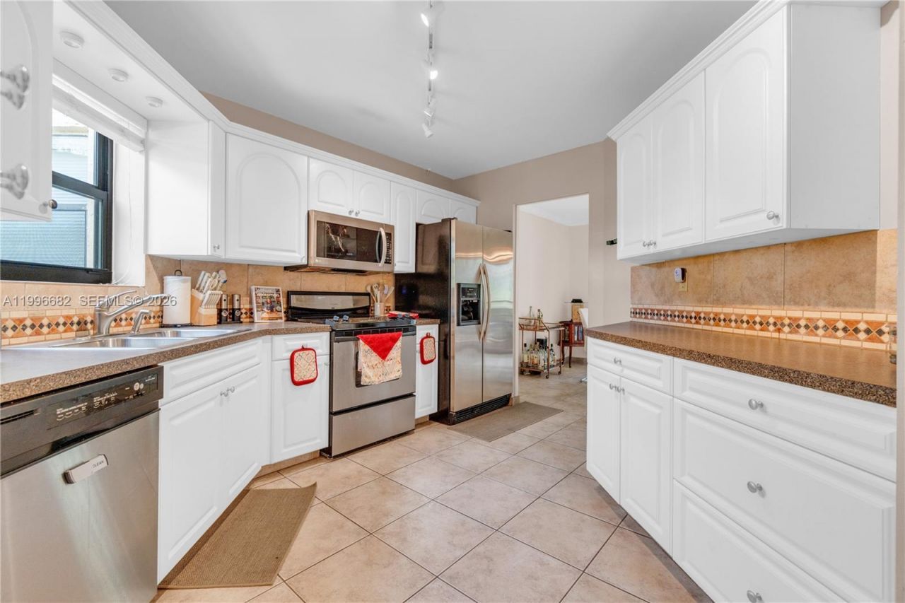 6755 W Broward Blvd, Unit 405, Plantation, FL 33317 Photo