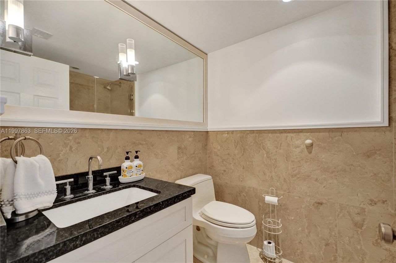 5660 Collins Ave, Unit 20B, Miami Beach, FL 33140 Photo