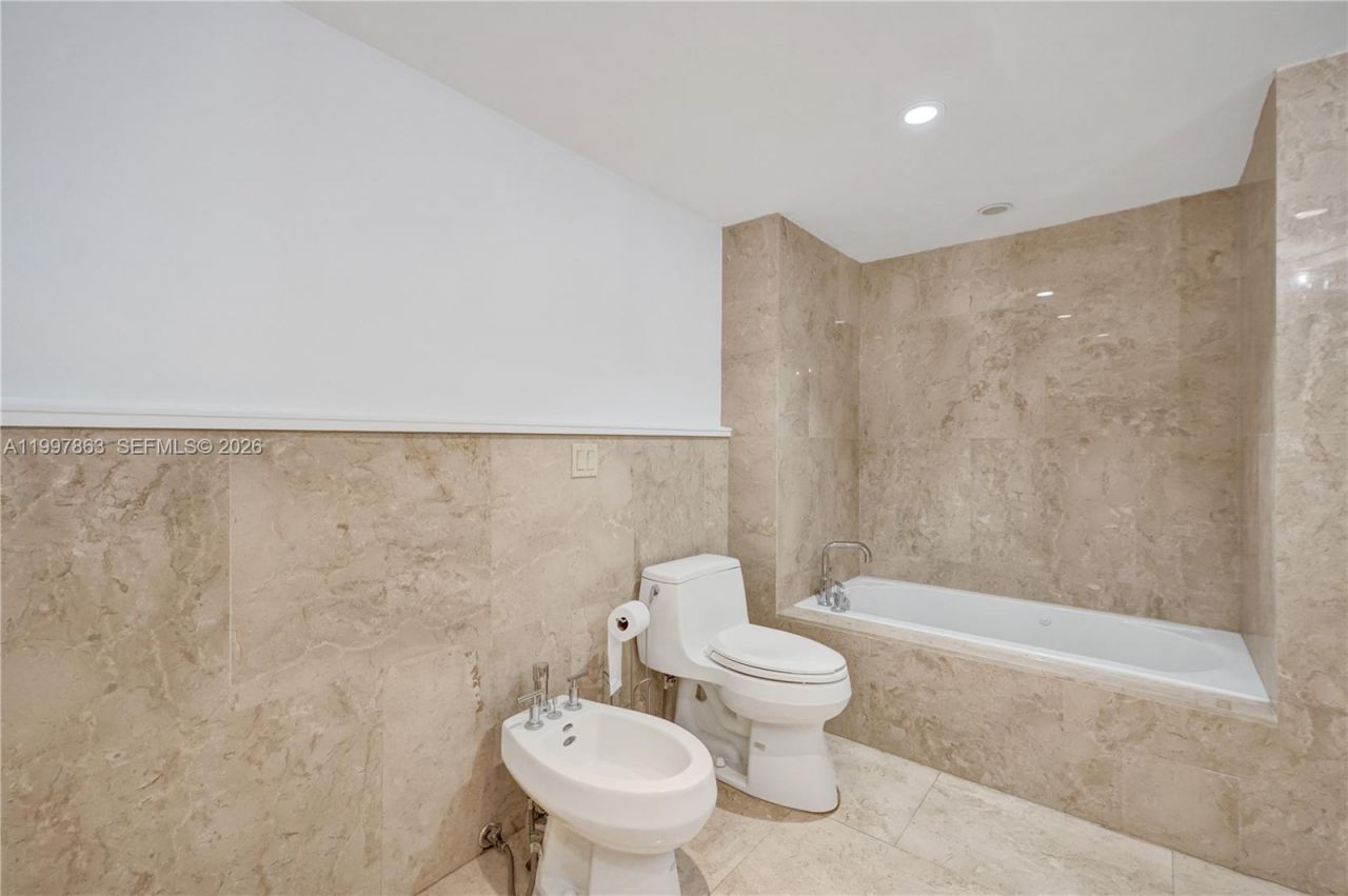 5660 Collins Ave, Unit 20B, Miami Beach, FL 33140 Photo