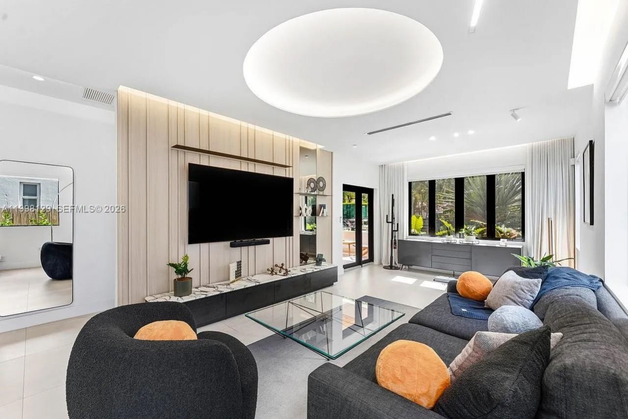 445 NE 76th St, Miami, FL 33138 Photo