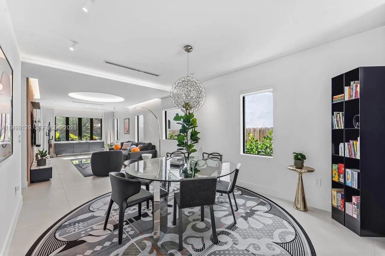 445 NE 76th St, Miami, FL 33138 Photo