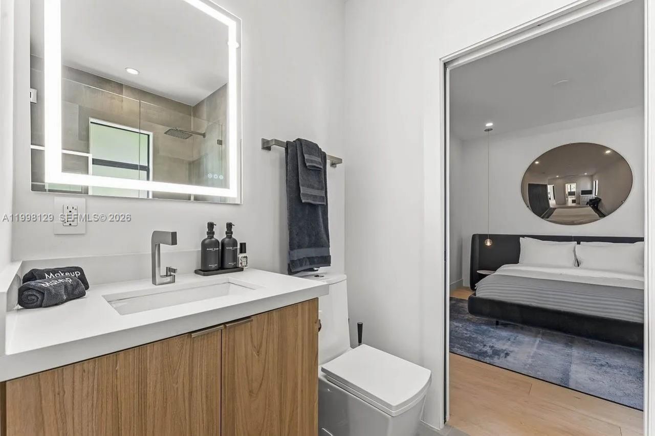 445 NE 76th St, Miami, FL 33138 Photo