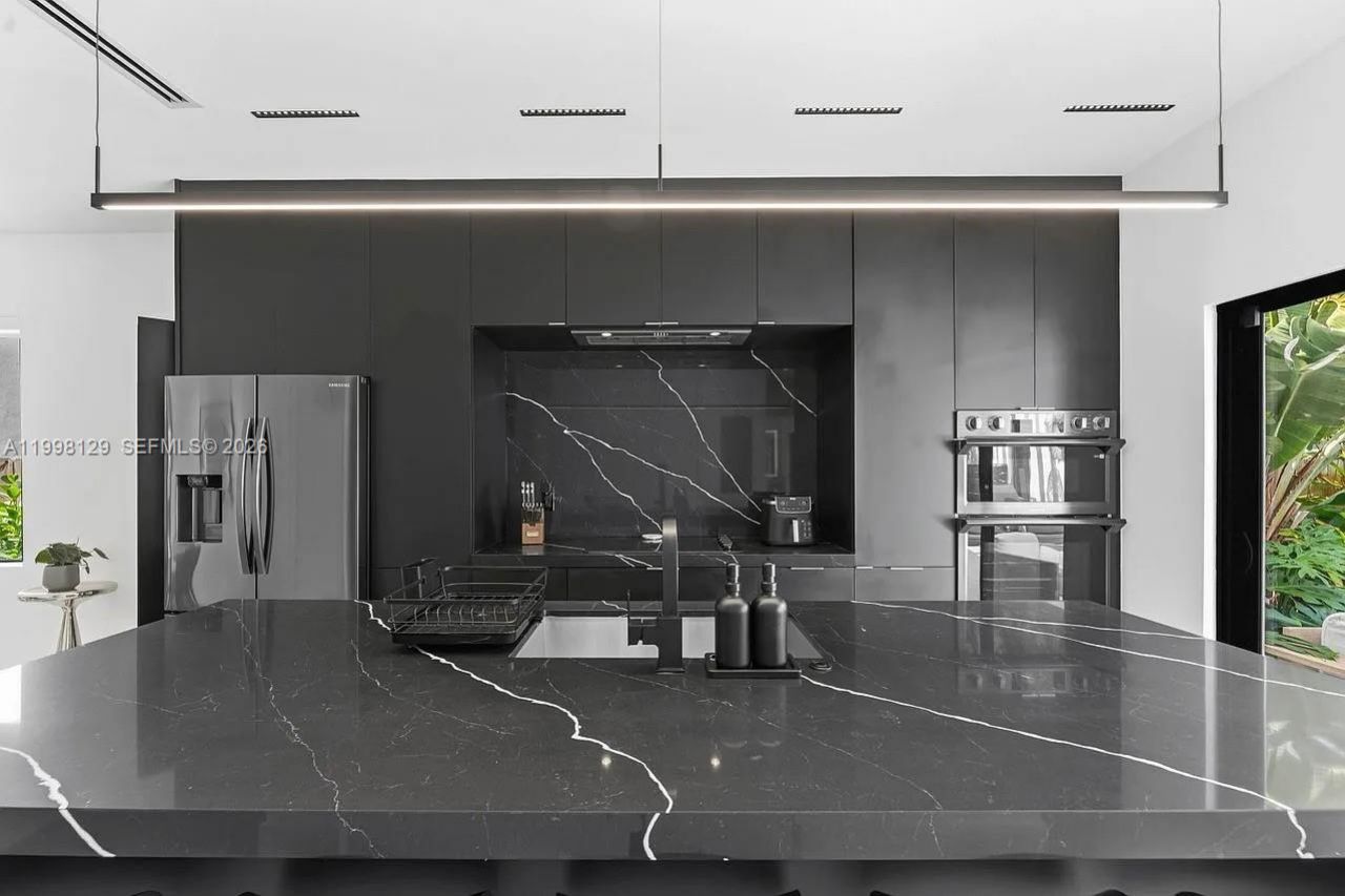 445 NE 76th St, Miami, FL 33138 Photo