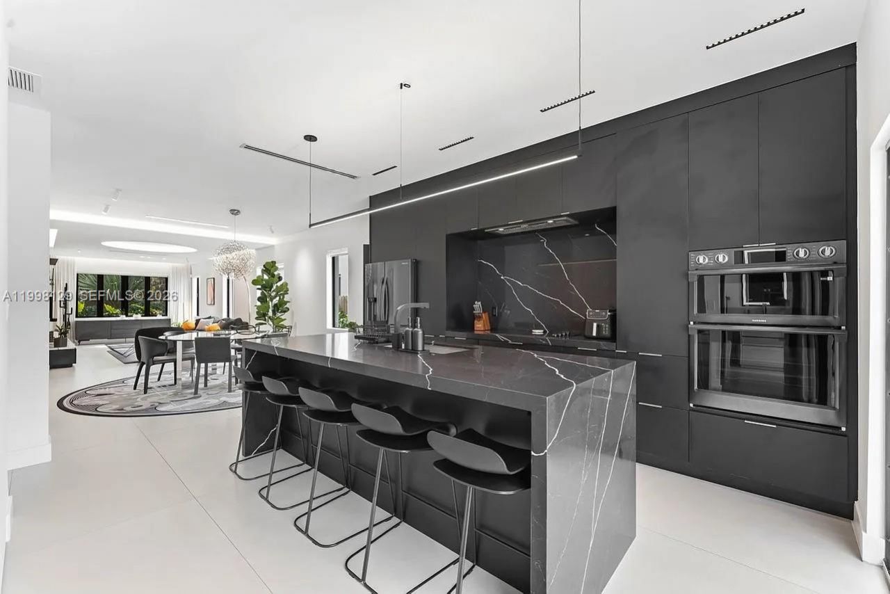 445 NE 76th St, Miami, FL 33138 Photo