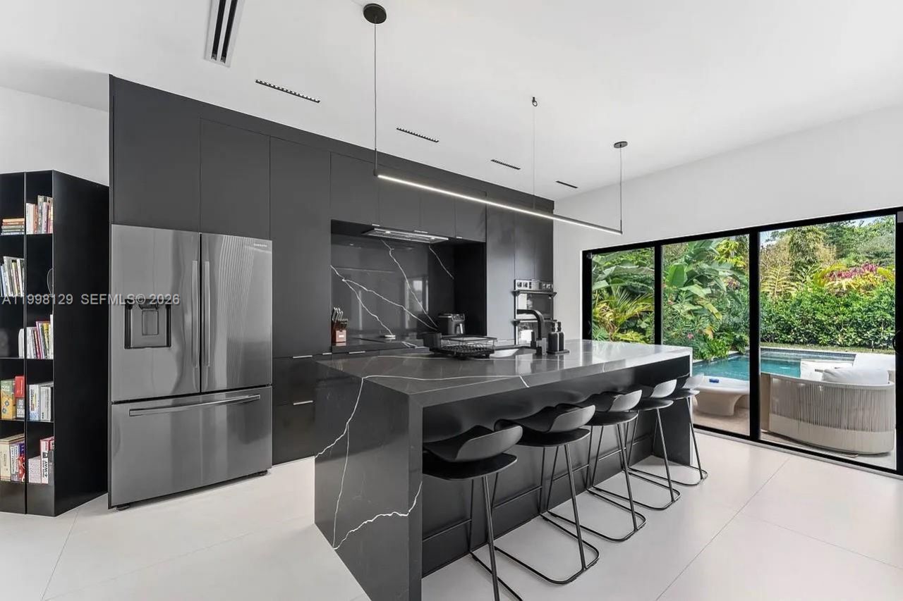 445 NE 76th St, Miami, FL 33138 Photo