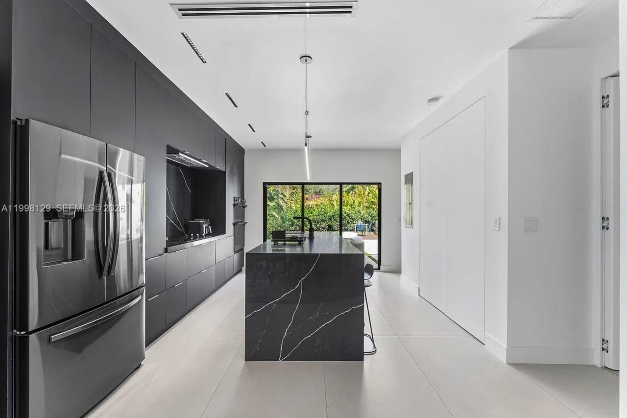 445 NE 76th St, Miami, FL 33138 Photo