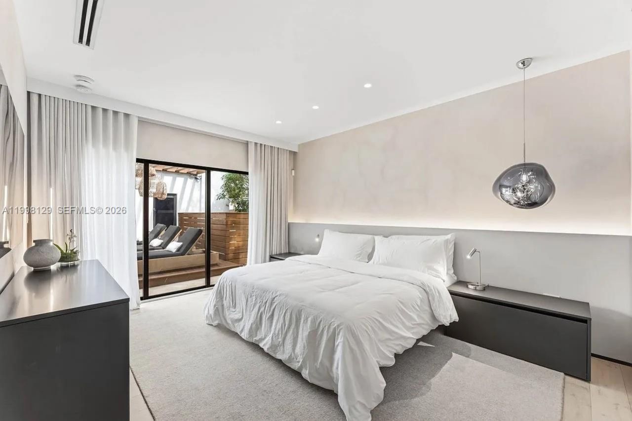 445 NE 76th St, Miami, FL 33138 Photo