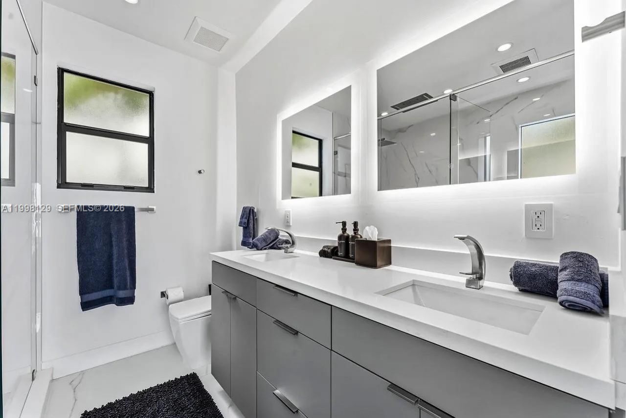 445 NE 76th St, Miami, FL 33138 Photo