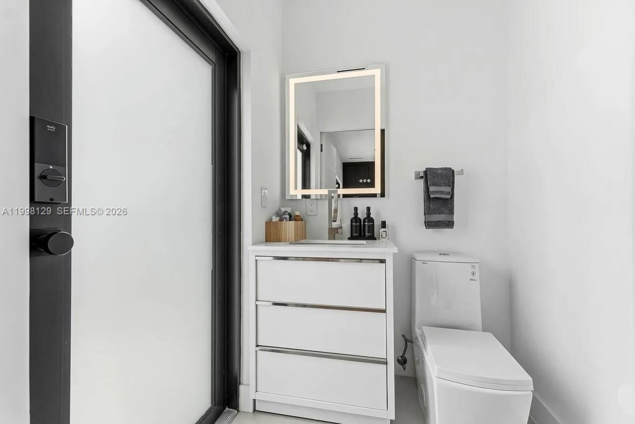 445 NE 76th St, Miami, FL 33138 Photo