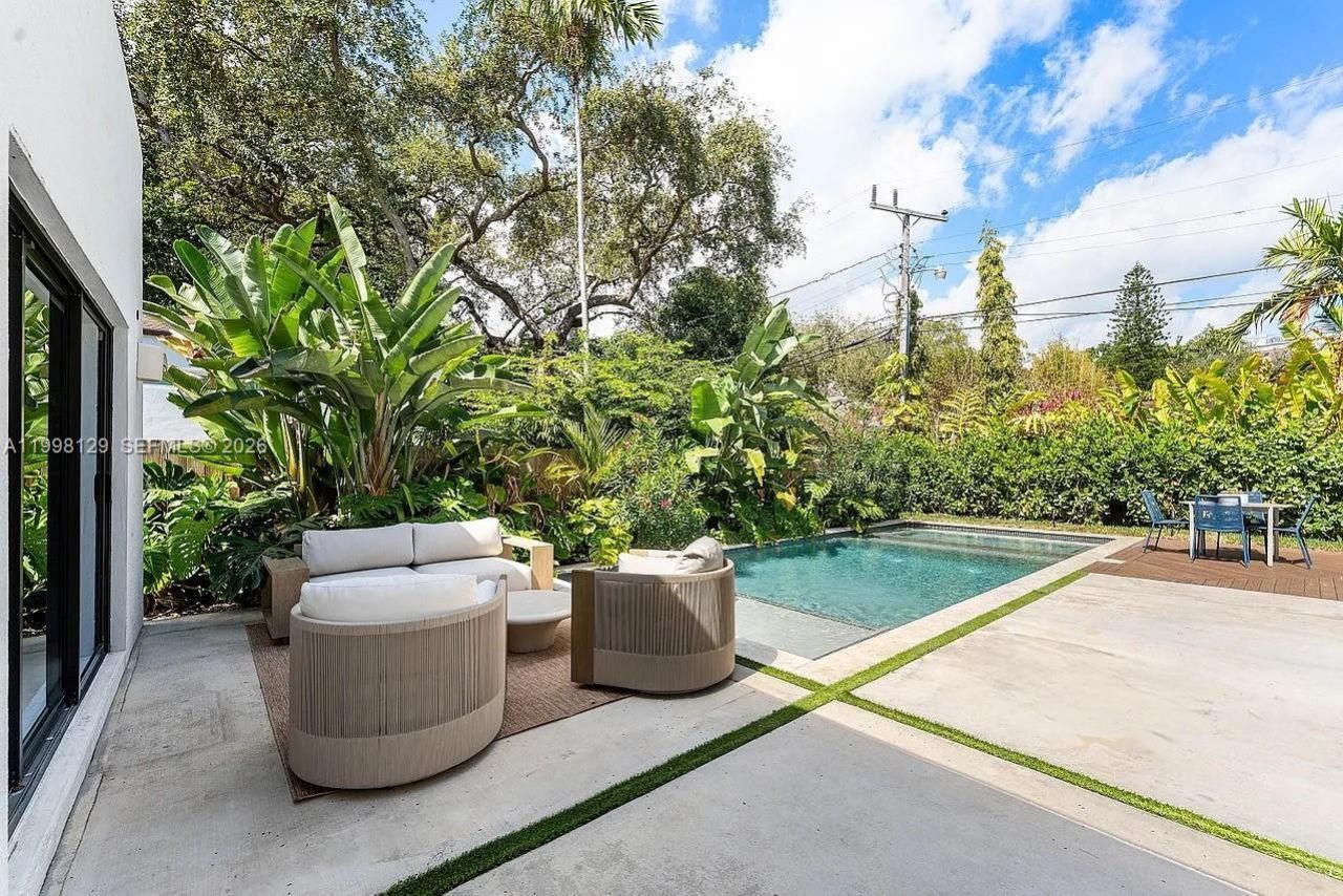 445 NE 76th St, Miami, FL 33138 Photo