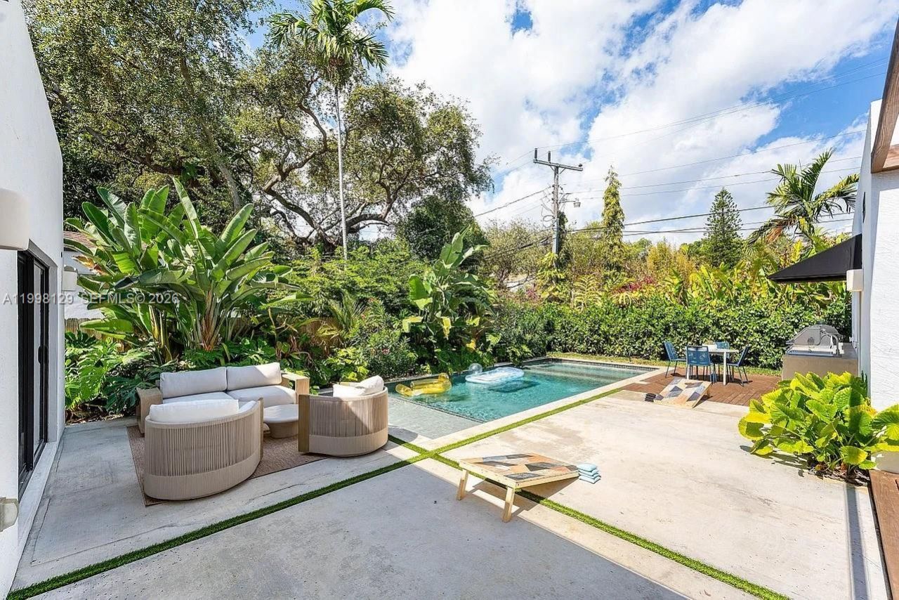 445 NE 76th St, Miami, FL 33138 Photo