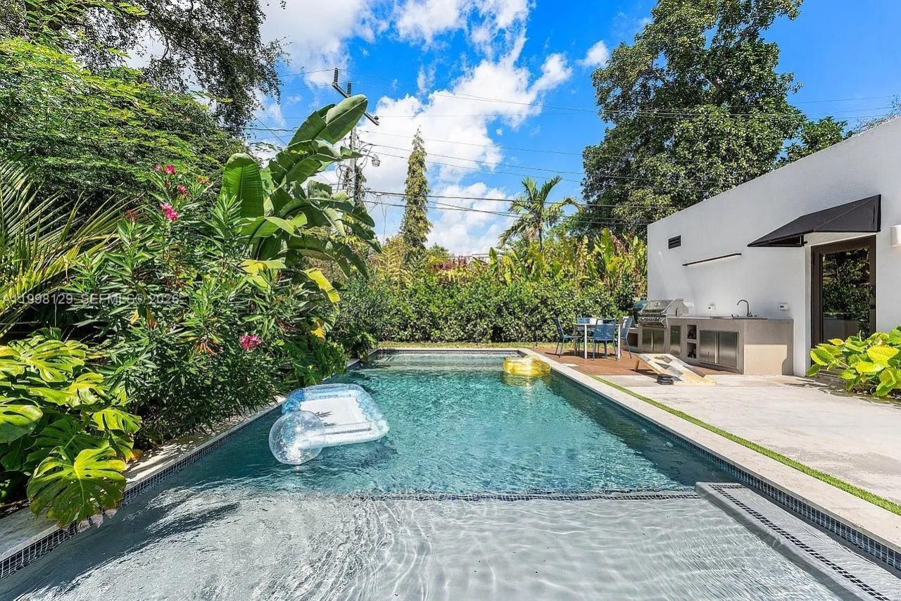 445 NE 76th St, Miami, FL 33138 Photo