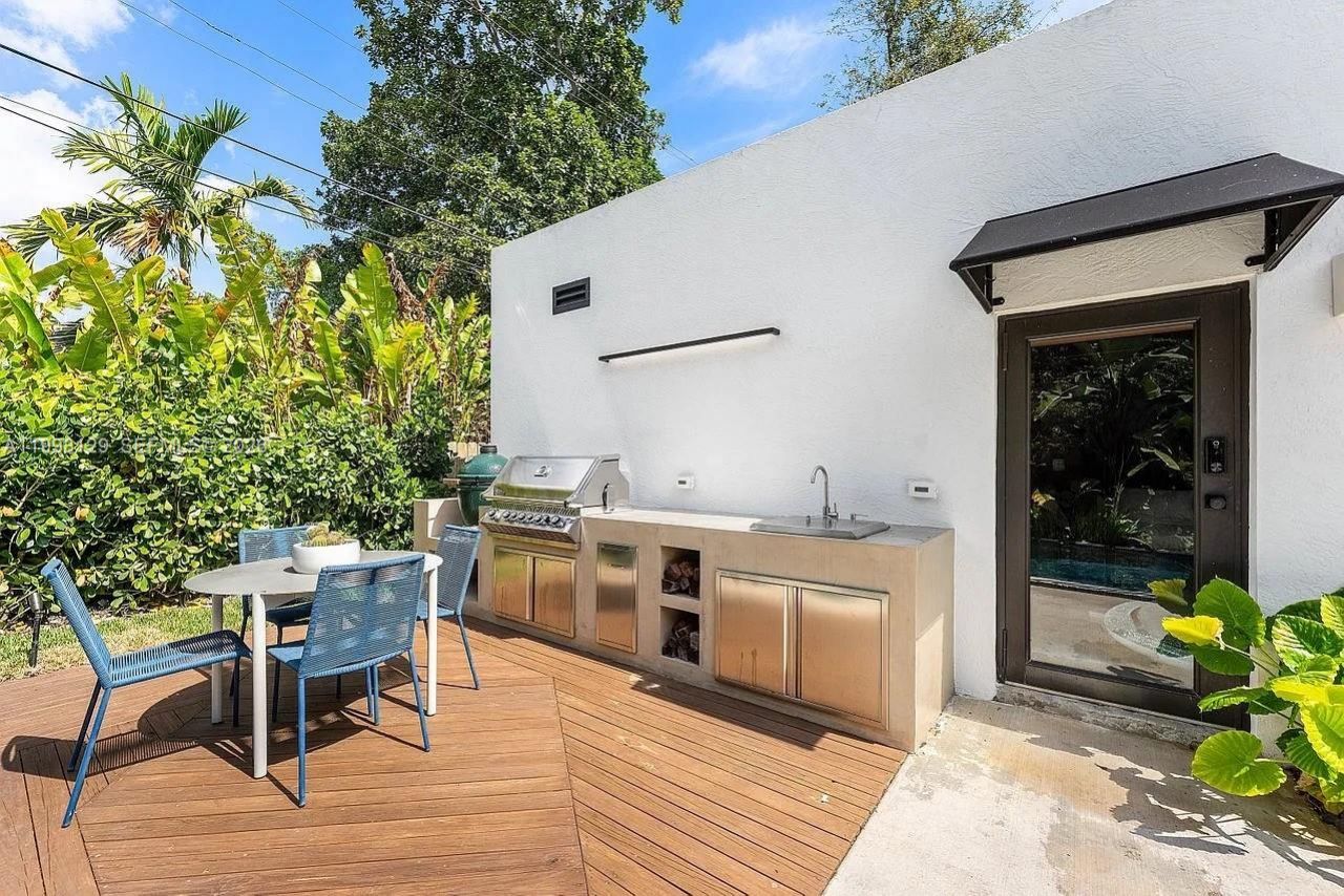 445 NE 76th St, Miami, FL 33138 Photo