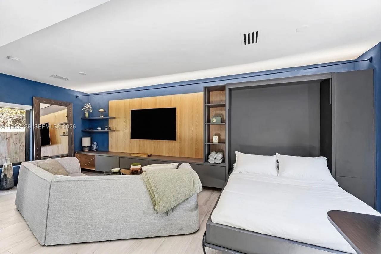 445 NE 76th St, Miami, FL 33138 Photo