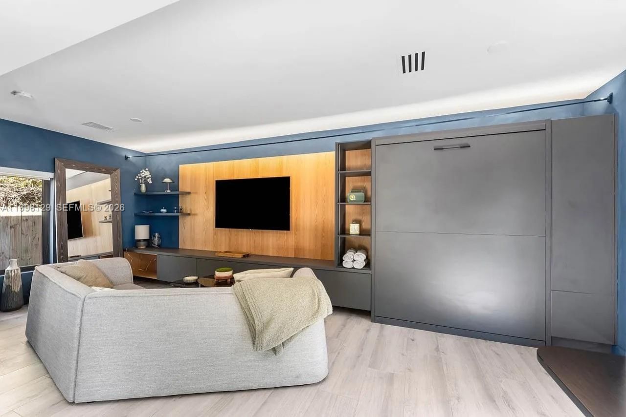 445 NE 76th St, Miami, FL 33138 Photo