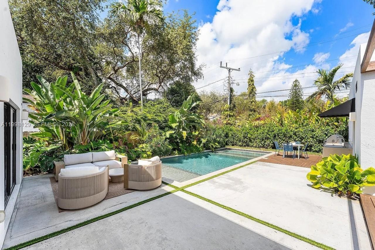 445 NE 76th St, Miami, FL 33138 Photo