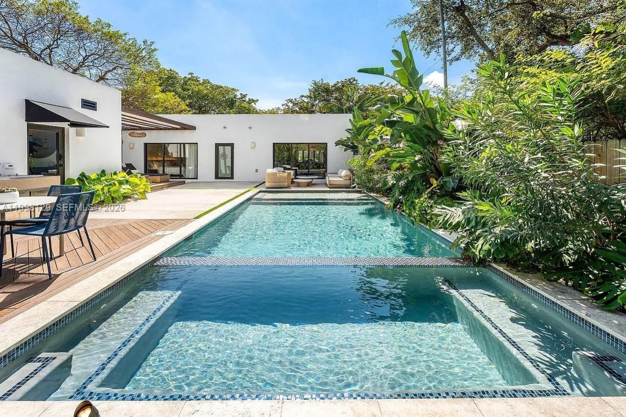 445 NE 76th St, Miami, FL 33138 Photo