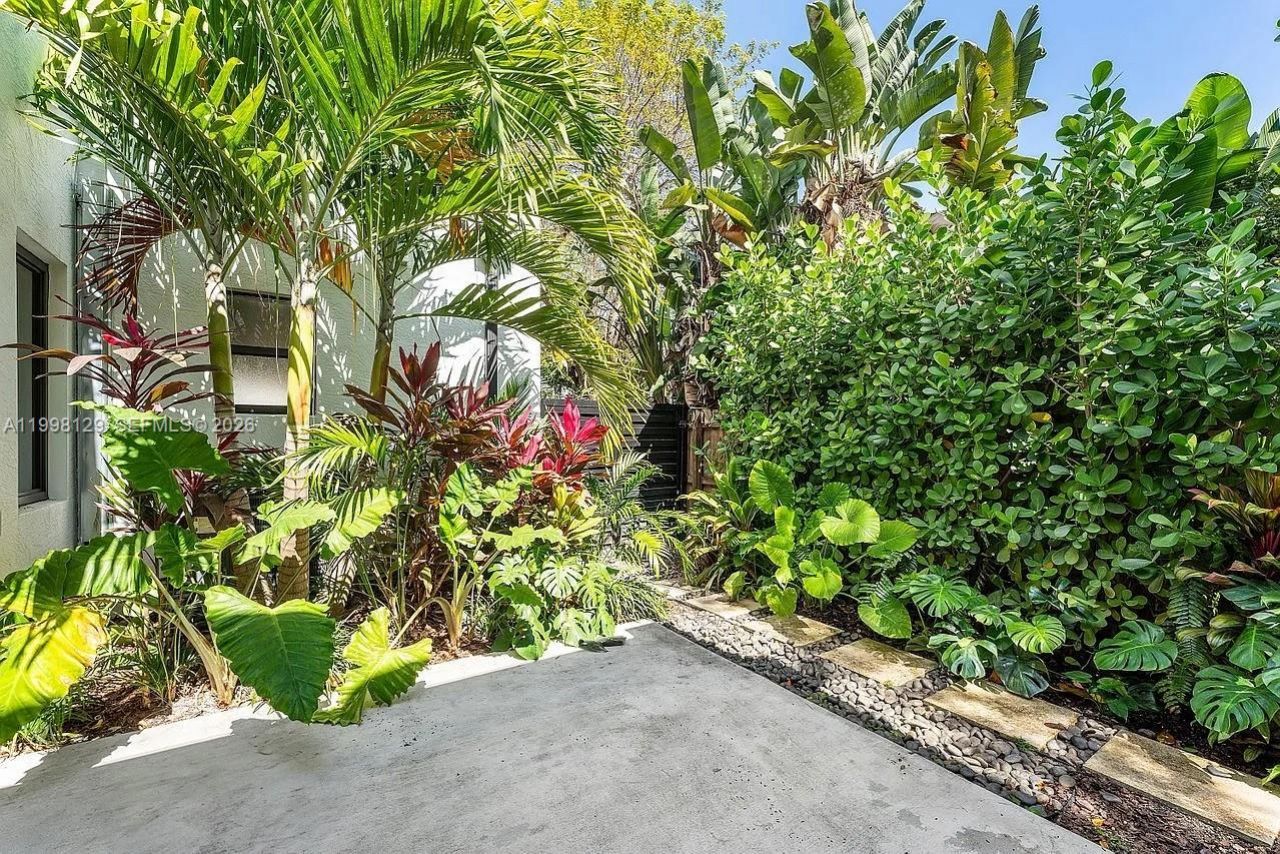 445 NE 76th St, Miami, FL 33138 Photo