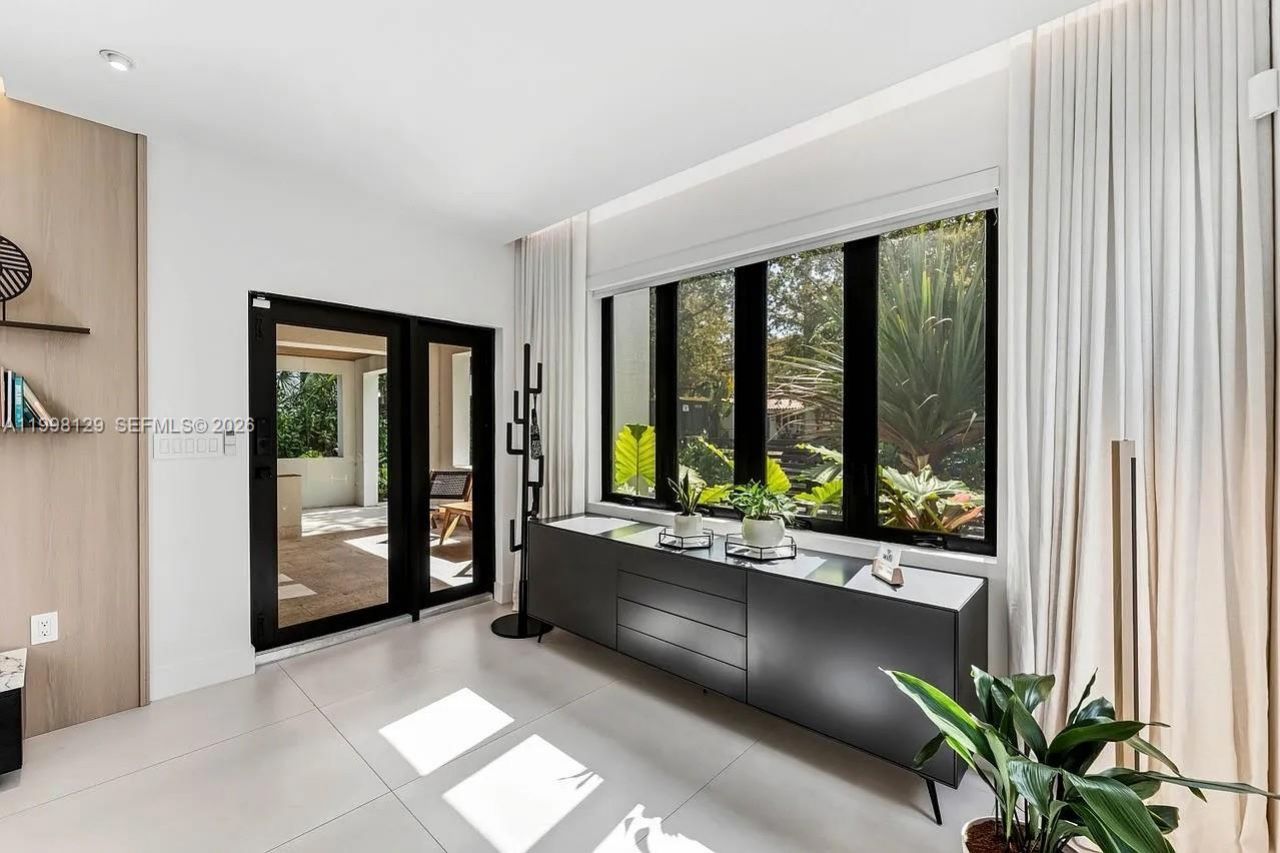 445 NE 76th St, Miami, FL 33138 Photo