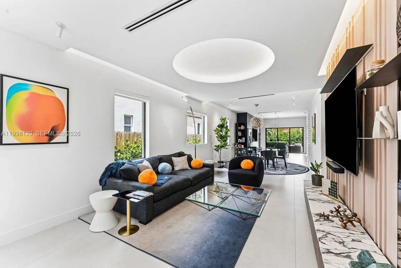 445 NE 76th St, Miami, FL 33138 Photo