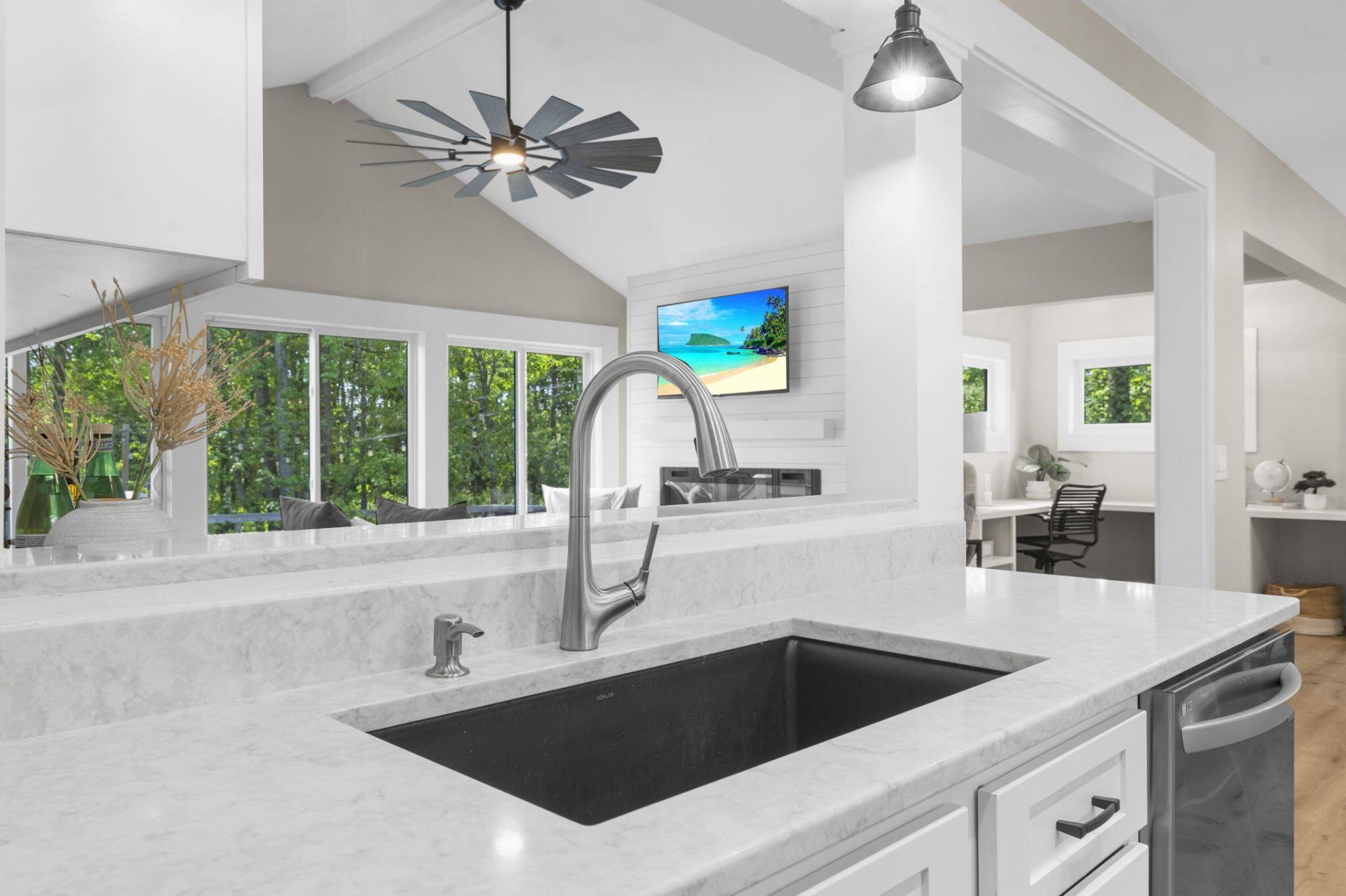 978 Law Lane Photo 12