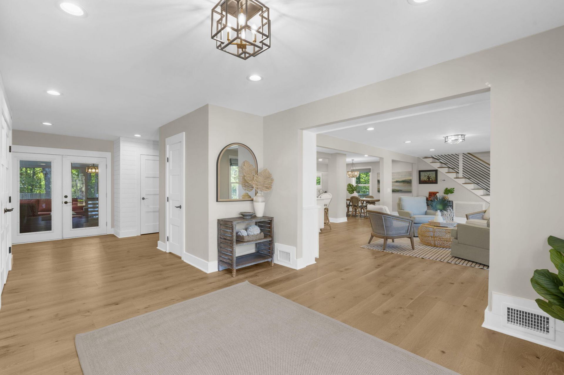 978 Law Lane Photo 5