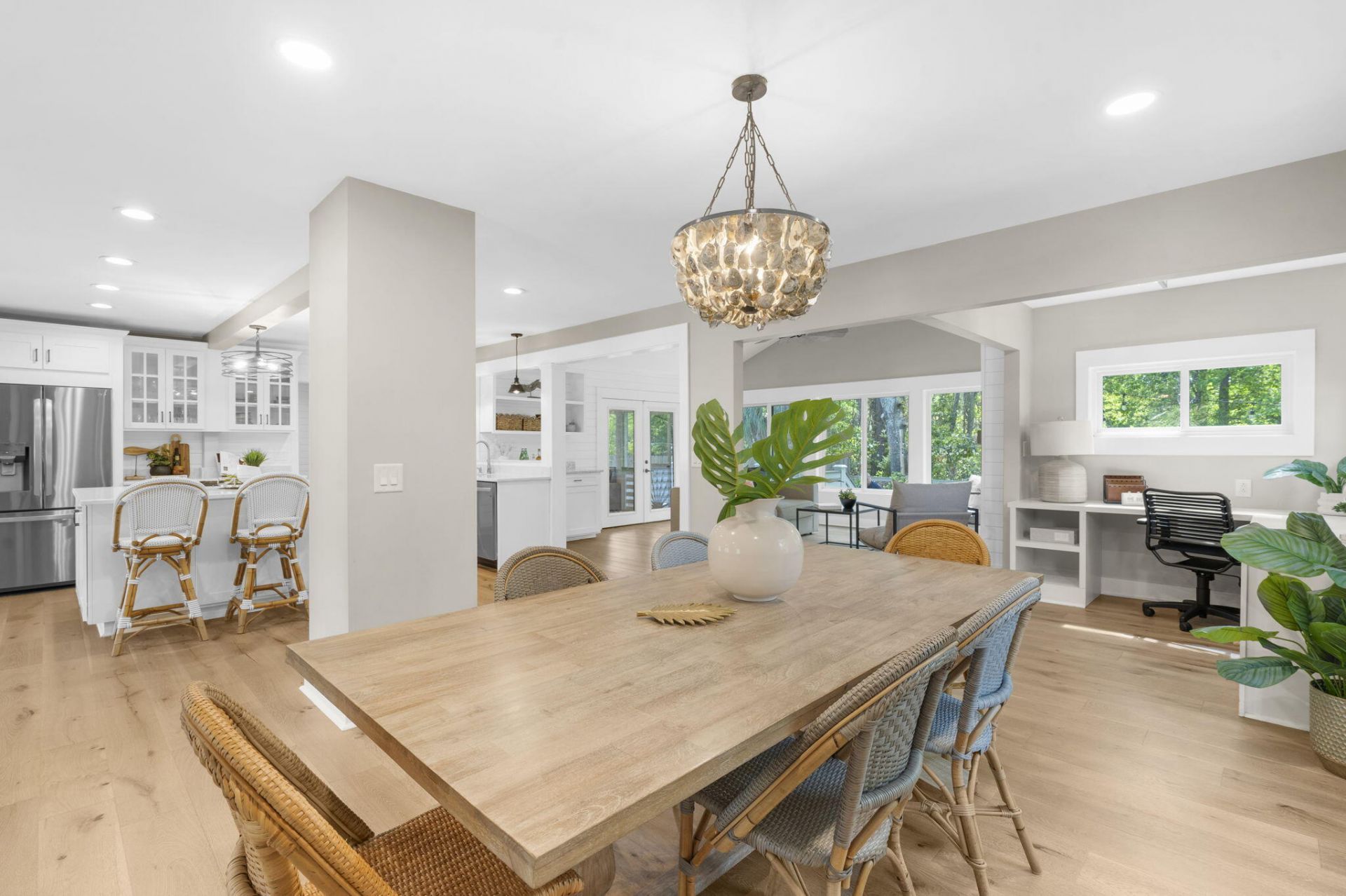 978 Law Lane Photo 9