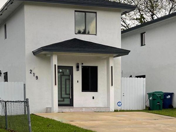 219 NE 159th Street, Miami, FL 33162