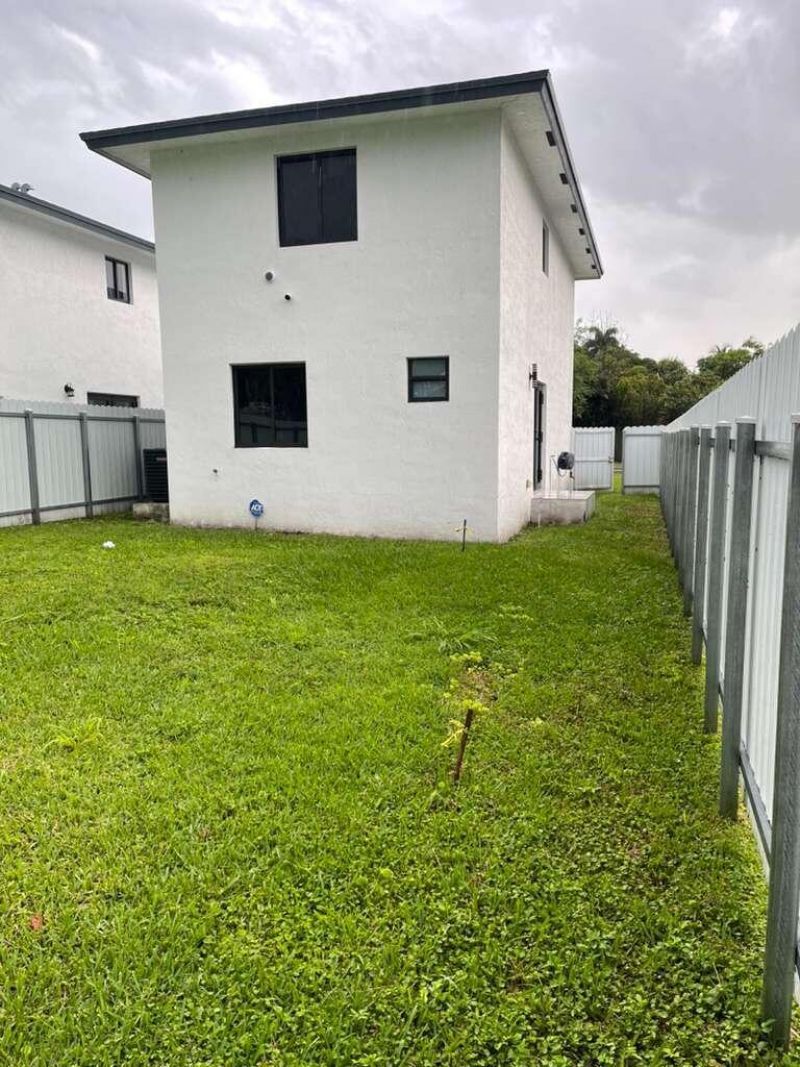 219 NE 159th Street, Miami, FL 33162 Photo