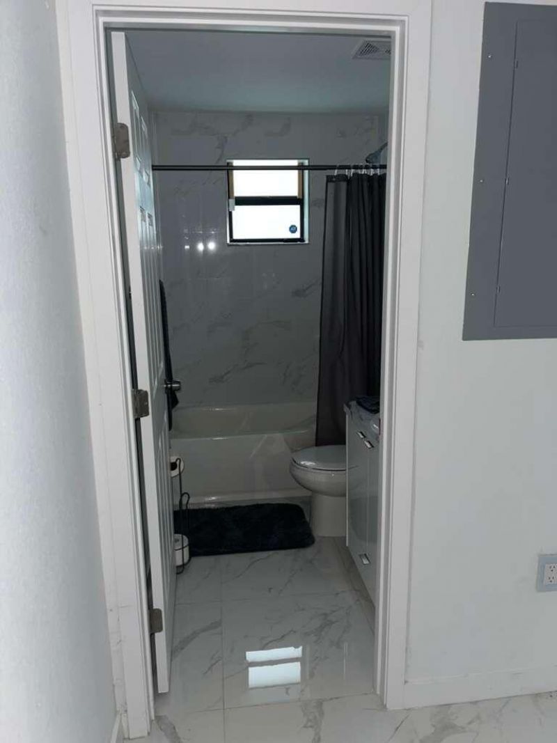 219 NE 159th Street, Miami, FL 33162 Photo